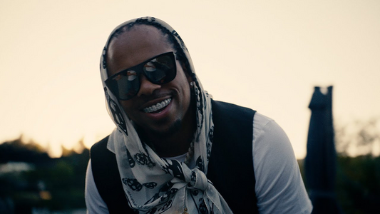 RJMrLA - HOES COME EASY (OFFICIAL VIDEO)